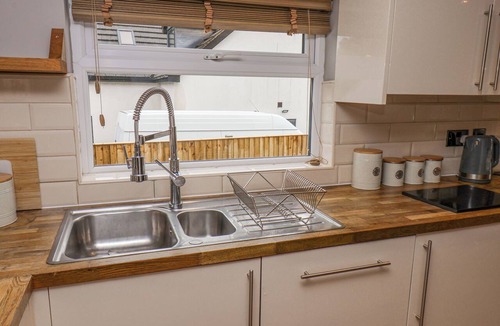 Burniston House | CASTLE VIEW, pet friendly, character holiday cottage in Burniston