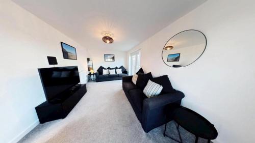 Scarborough House | Cayton Bay Cottage - Hot Tub Hire at additional cost available - near beach and village