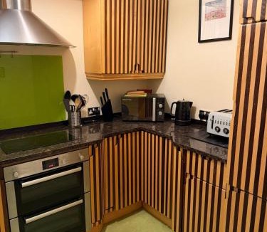 Ely House | Central 3 BR Home with Private Courtyard