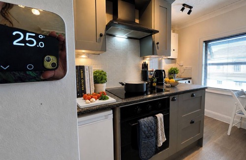 Bedford Apartment | Central Bedford Apartment | Secure Parking | Fast Wi-Fi | Walk to Station