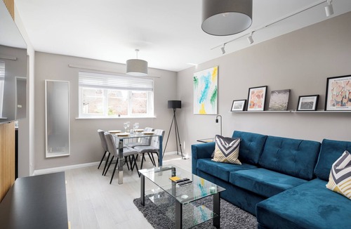 Bedford Apartment | Central Bedford Stay!