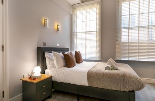 Nottingham City Centre Apartment | Central Gem Plush Beds -Walk to Attractions - Pass the Keys
