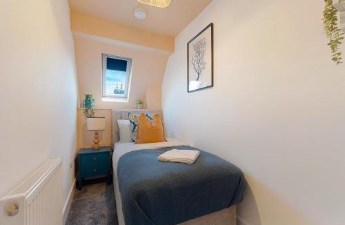 Hartlepool House | Central Hartlepool 2BR Retreat Sleeps 3 by Stay With Us