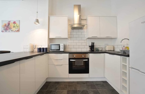 Hull Old Town Apartment | Central Hull Stay Self Check-In 5 min Station