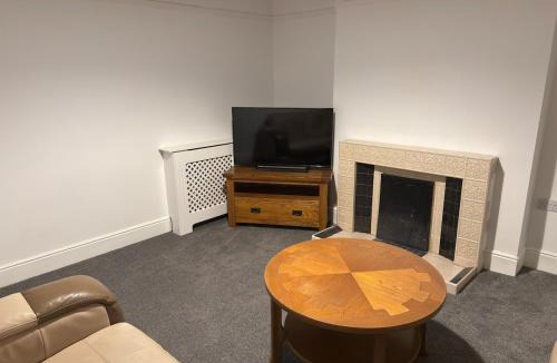 Peterborough House | Central Peterborough Home, Garden, Parking, 2 Bed