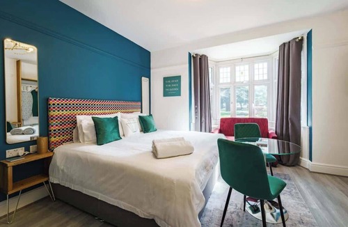 City Centre Apartment | Central Studio | Walk to Theatre & Free Parking
