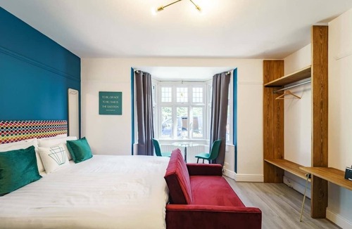 City Centre Apartment | Central Studio | Walk to Theatre & Free Parking