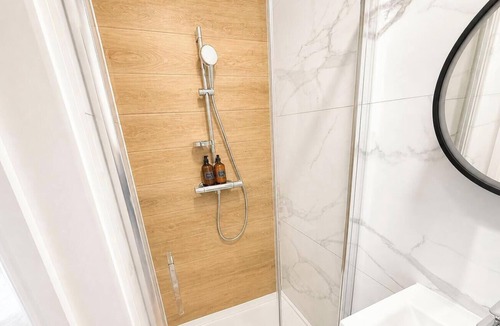 Hounslow Heath Apartment | Central Studio in the Heart of Hounslow!