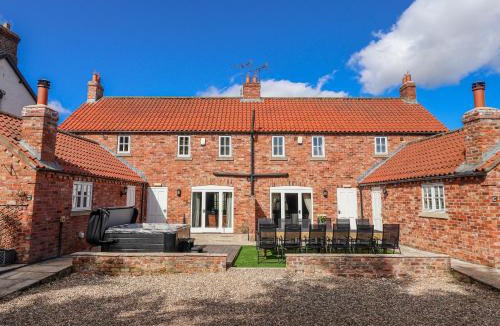 Weaverthorpe House | Champagne Cottage