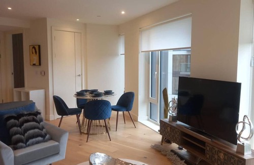 Stonebridge Apartment | Charming 1-Bedroom Apartment with City View in Central London