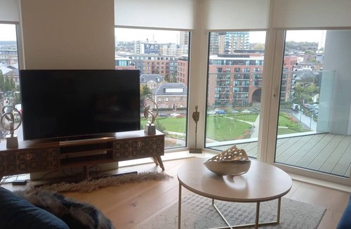 Stonebridge Apartment | Charming 1-Bedroom Apartment with City View in Central London