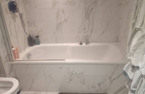 Stonebridge Apartment | Charming 1-bedroom Apartment With City View in Central London