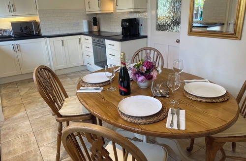East Haddon Cottage | Charming 2-bed cottage in beautiful location with EV Charger.