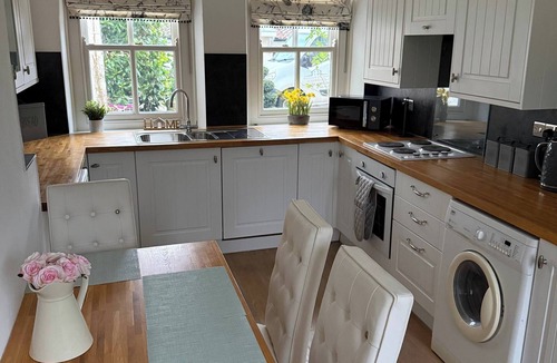 Tadcaster House | Charming 2-Bedroom House Rental in North Yorkshire Countryside
