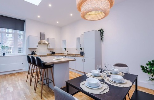 Bootham Apartment | Charming 2 bed in York - Sleeps 6