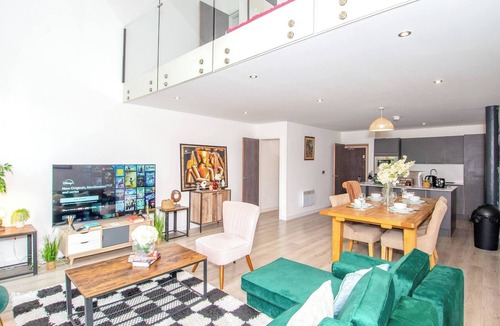Bradford Apartment | Charming 2-Bedroom Apartment in Bradford with City Views