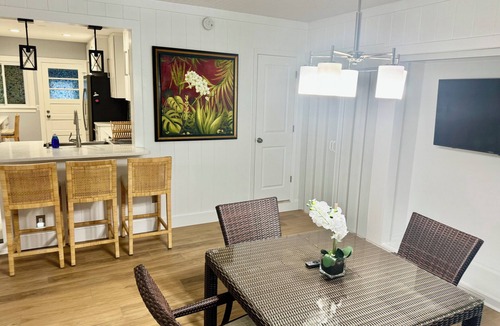 Pass-a-Grille Cottage | Charming 3 bedroom 2 bath with Beach Access!