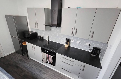 Carcroft House | Charming 3-Bedroom Home in Doncaster, Perfect for Family, Friends & Contractors