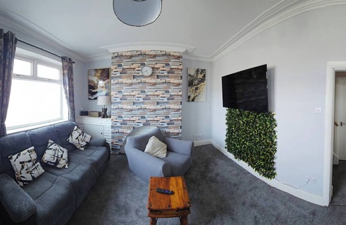 Carcroft House | Charming 3-Bedroom Home in Doncaster, Perfect for Family, Friends & Contractors