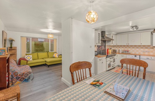Bicester Apartment | Charming 3-Bedroom House Near Bicester Village