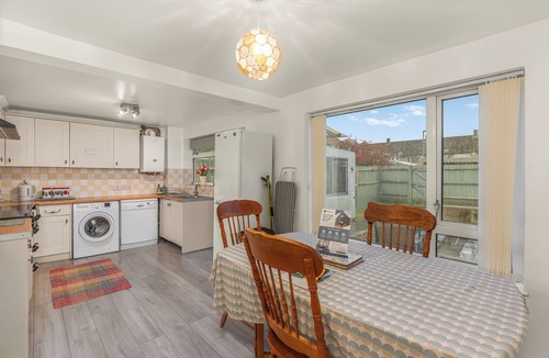 Bicester Apartment | Charming 3-Bedroom House Near Bicester Village