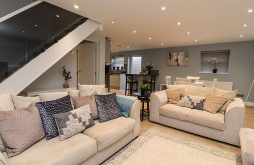 Adlington House | Charming Bungalow at 46 Church St