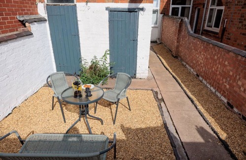 Oadby House | Charming Central Leicester 4 Bed Accommodation