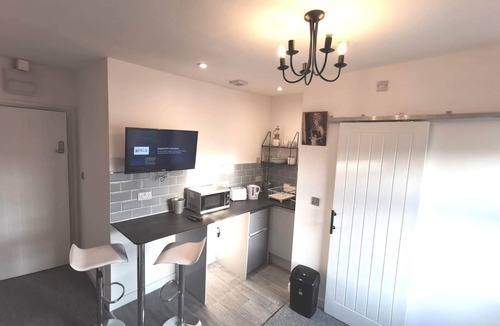 Banbury Apartment | Charming & Cosy Studio - M40 Town & Train 8 mins