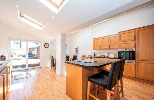 St. Mark's House | Charming Cottage 15 minutes to central London - Pass the Keys