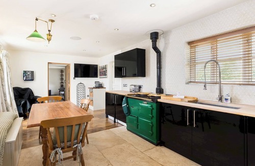 Little Witcombe House | Charming Countryside Cottage with a Private Garden - Pass the Keys