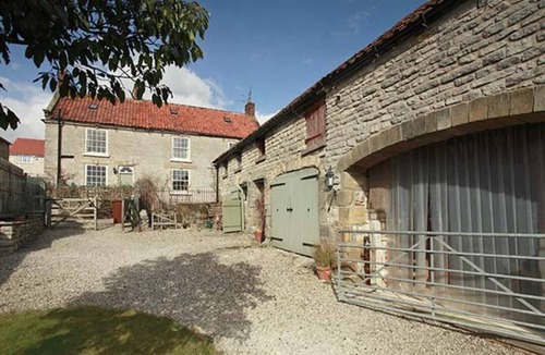 Wrelton House | Charming Cow Byre Cottage Getaway