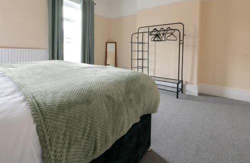 Cleethorpes Apartment | Charming haven with free parking and ample storage