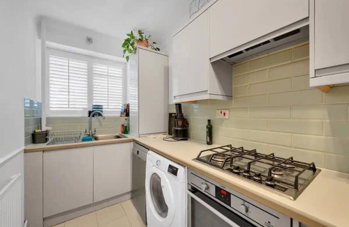 Crystal Palace Apartment | Charming one bed flat with a lovely shared garden