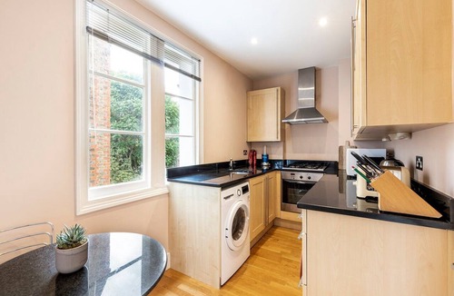 South Kensington Apartment | Charming Two-Bed in South Kensington