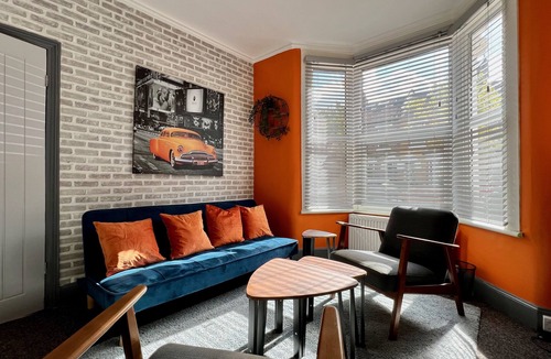 Higham Hill Villa | Charming Victorian Townhouse Walthamstow Sleeps 7