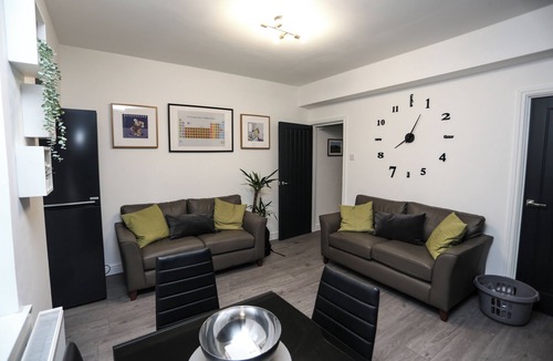 Sheffield House | Cheerful and Cosy 4 bedroom House