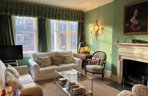 Chelsea Apartment | Chelsea Flat With Character