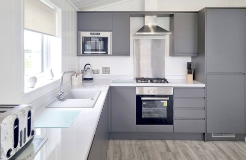 Fitling Apartment | Cherry Blossom 42 - UK50713