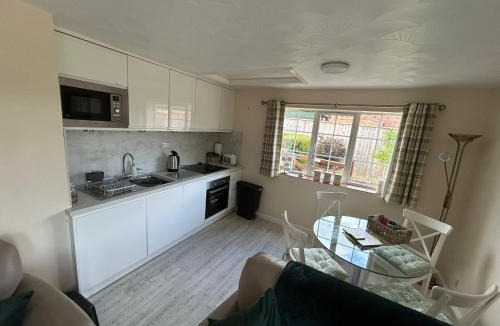 Skegness House | Cherry Cottage Private Fishing Lake Dogs Welcome