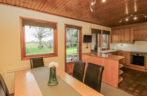 Grimsby House | CHERRY TREES, pet friendly, with a garden in Grimsby