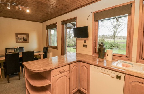 Grimsby House | CHERRY TREES, pet friendly, with a garden in Grimsby
