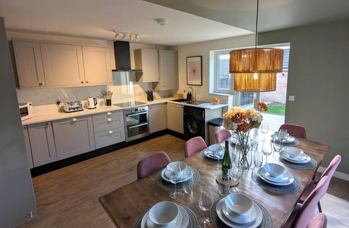 Corby House | Cherrytrees | Corby | Spacious Stylish Home | Sleeps 9 | Work & Family | Parking