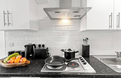 Warrington Apartment | Cheshire Gold: Beautiful studio apartment near Warrington town centre