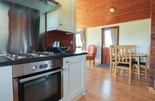 Pilling Cottage | CHESTNUT LODGE, family friendly, with a garden in Pilling