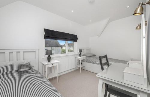 Otley Apartment | Chevin Forest Home with Cinema Style Room FULL HOUSE