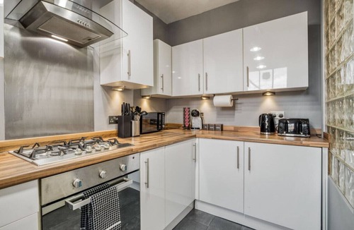 Queenstown Apartment | Chic 1Bed w/Patio Battersea
