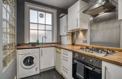 Queenstown Apartment | Chic 1Bed w/Patio Battersea