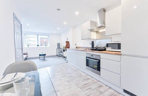 Wolverhampton Apartment | Chic 1BR Central Apartment Minutes to Station