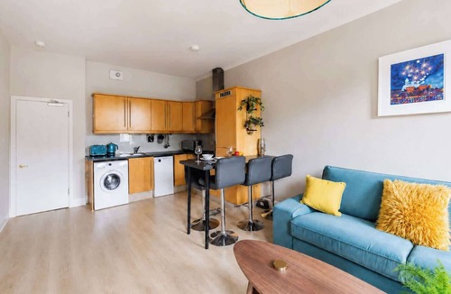 West End Apartment | Chic 2BR West End Edinburgh - Walk to Castle