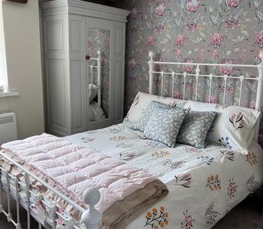 Goodmanham House | Chocolate Box Cottage on the Yorkshire Wolds Way